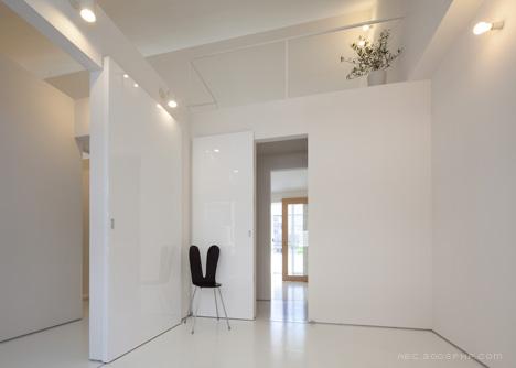 日本大窗户夹层阁楼建筑---酷图编号1054427