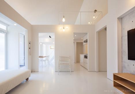 日本大窗户夹层阁楼建筑---酷图编号1054428