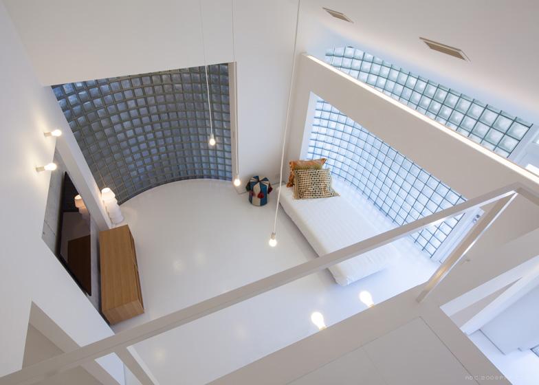 日本大窗户夹层阁楼建筑---酷图编号1054432