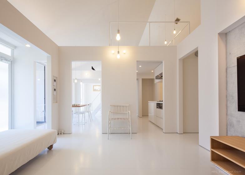 日本大窗户夹层阁楼建筑---酷图编号1054434