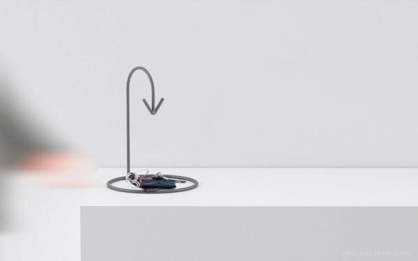 两位年轻设计师创立的箭头圆形区域-设计了三个不同的版本和颜色---酷图编号3