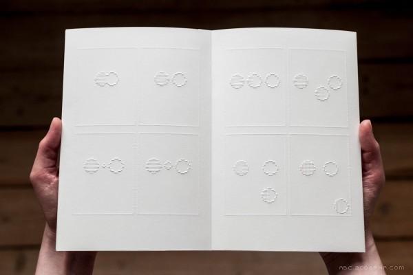 盲人的触觉宣传册漫画-通过触摸告诉你一个简短的故事,简单的形状。漫画本身不依赖于文字,因此可为视障读者看见。---酷图编号5