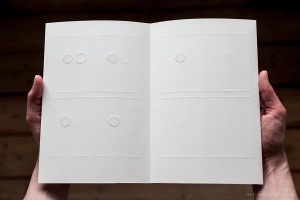 盲人的触觉宣传册漫画-通过触摸告诉你一个简短的故事,简单的形状。漫画本身不依赖于文字,因此可为视障读者看见。---酷图编号2