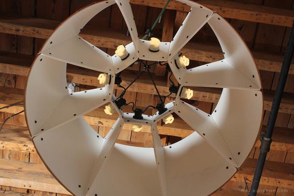 折叠灯-设计师使用再生材料,不断探索的产物---酷图编号1061756