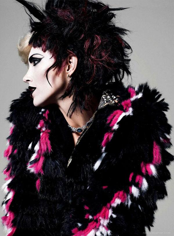 Vogue巴黎-上帝拯救女王,穿半朋克优雅边缘的时装秀---酷图编号7