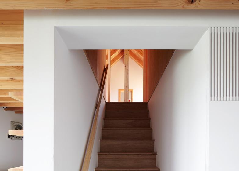 日本奈良市4N小房子建筑-里面容纳一对夫妇和他们的两个孩子---酷图编号14