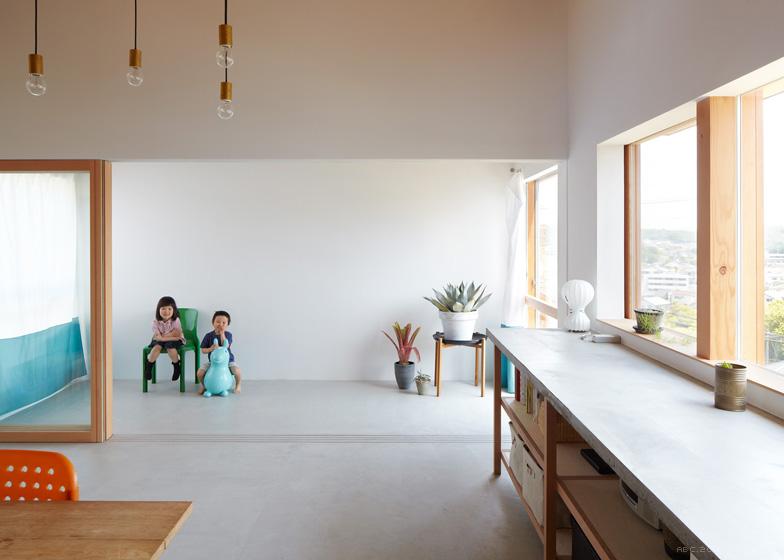 日本奈良市4N小房子建筑-里面容纳一对夫妇和他们的两个孩子---酷图编号13