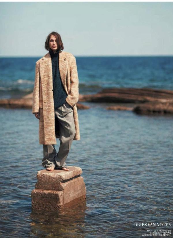 树木,海浪和岩石带来一个感性自然的拍摄-神秘和迷人的时装模特---酷图编号7