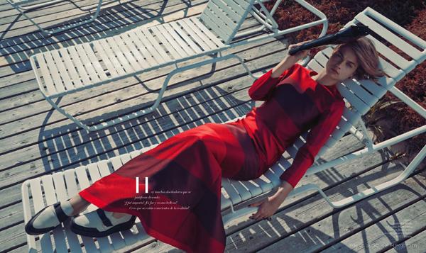 Bazaar芭莎墨西哥2013年8月-大胆的图案和平原的色彩和生动的图案组合---酷图编号1063889