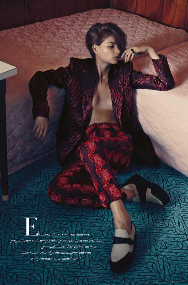 Bazaar芭莎墨西哥2013年8月-大胆的图案和平原的色彩和生动的图案组合---酷图编号1063894