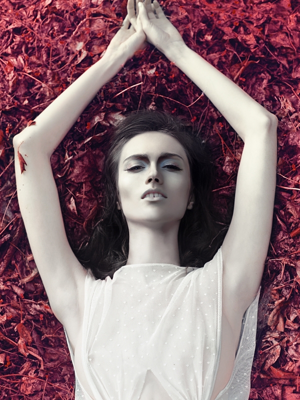 纳塔利娅-宁静同时又稍微折磨的拍摄,有一种浪漫的感觉图片