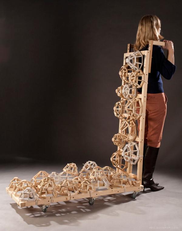 可穿戴的3D打印木质雕塑-可以实现与身体互动,似乎是建在自己身边,像巨型几何真菌---酷图编号1066114