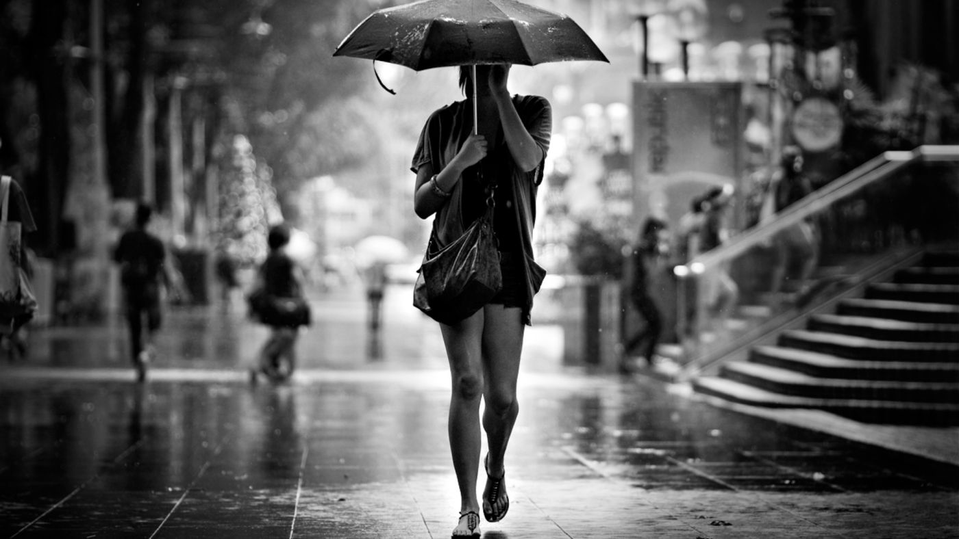 甜蜜情侣打伞下雨天场景图片素材[PSD] – 设计小咖