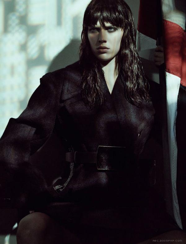 朱莉安娜-精致简约硬朗的女孩---酷图编号6