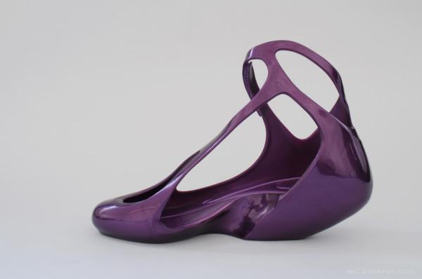 3D打印的塑胶鞋业-带给您真正的凉爽,看上去像从地上慢慢爬起来的脚和踝关节---酷图编号1067590