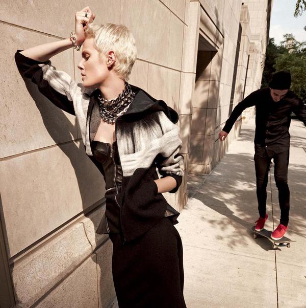 Marie Claire玛丽克莱尔意大利-一个滑板,穿着厚厚的金链子,黑色皮革和强烈的高跟鞋---酷图编号2