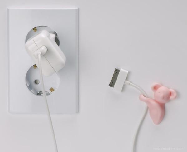 可爱的考拉“拥抱”你的USB电缆-小壁挂式装饰物,可以拥抱您的牙刷或铅笔---酷图编号1070917