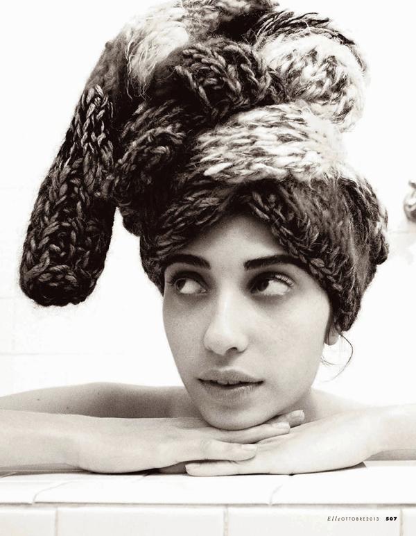 凡妮莎・莫雷-ELLE艾丽意大利2013年10月-贴身针织图案的袜子,以及迷人的道具和配件给人一种古怪,离奇的拍摄---酷图编号1