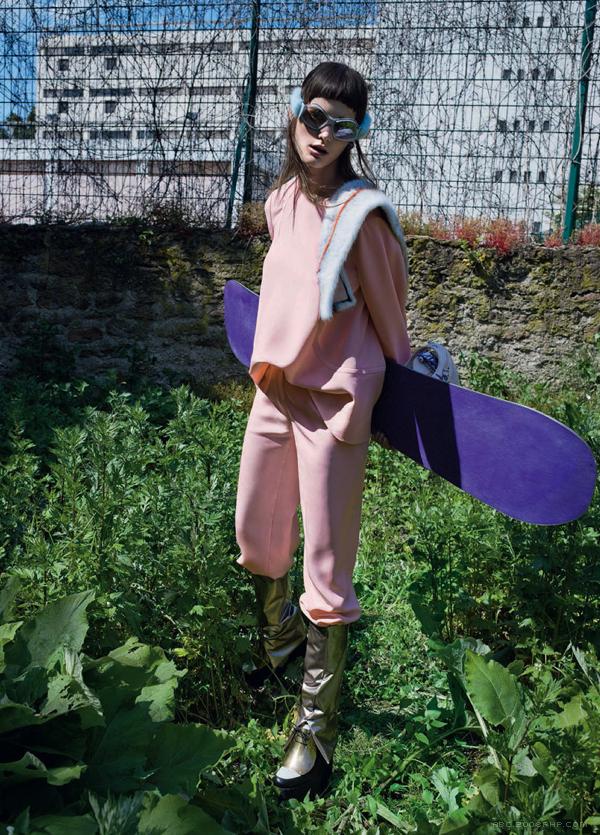 玛丽克莱尔意大利2013年10-鲜艳的颜色,粉彩和金属装饰,构成一幅现代化,未来派风格时装秀---酷图编号10