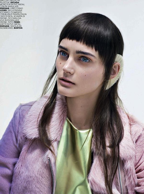 玛丽克莱尔意大利2013年10-鲜艳的颜色,粉彩和金属装饰,构成一幅现代化,未来派风格时装秀---酷图编号2