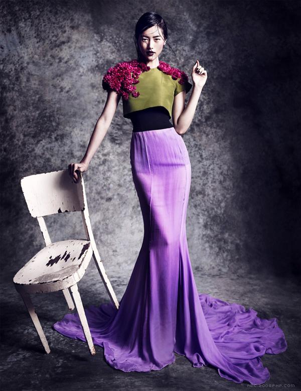 刘雯-Vogue泰国-模特刘雯她保持了激烈的态度,因为她带来了“皇后”新衣服-优雅大胆时尚创意的时装秀---酷图编号3