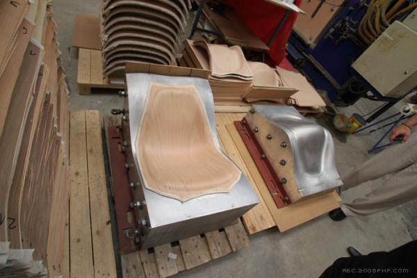 经典现代设计的模压塑料椅子---酷图编号5