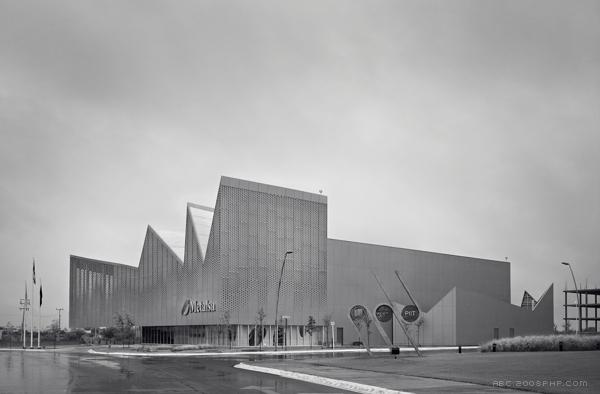 Metalsa SA汽车底盘公司建筑总部楼-几何图形绘制的锯齿型屋顶,是一个家族式的公司,成立于1956年,坐落在墨西哥研究开发科技创新园,一期1750平方米,二期3500平方米,---酷图编号3