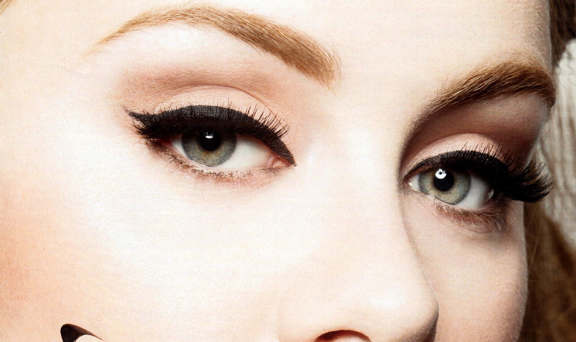 漂亮的欧洲女性眼睛写真壁纸