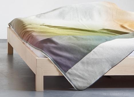 木质卧室家具-瑞士设计师弗洛里安・豪斯维特作品-胶订机部件组成的储物单元架---酷图编号1076697