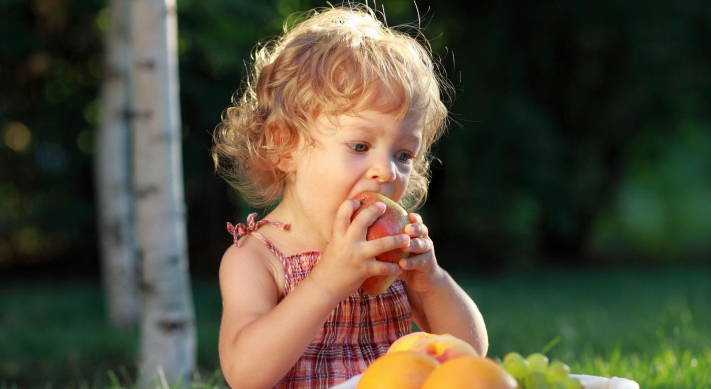 可爱的金发儿童宝宝壁纸图片