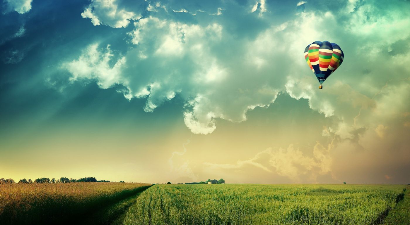 空中的热气球图片