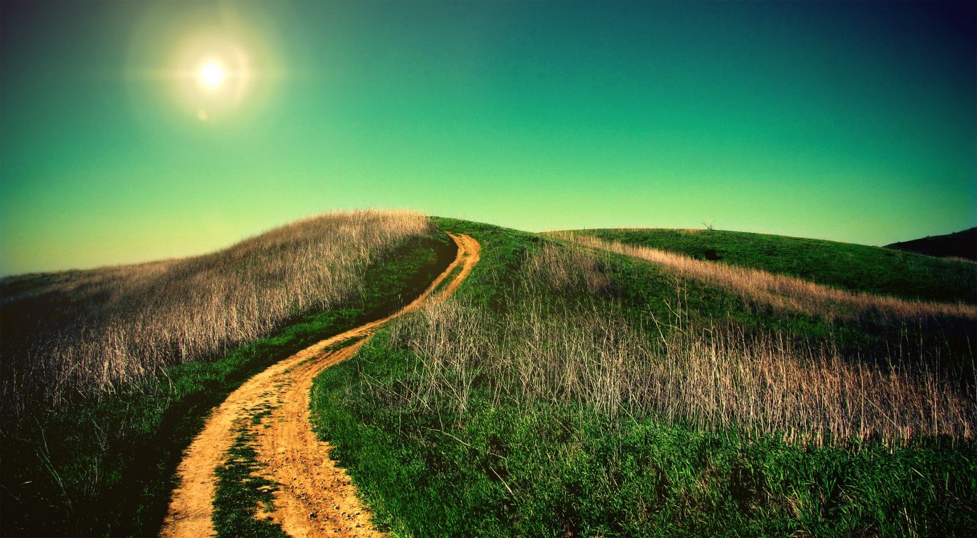 蜿蜒的乡村公路美景图片