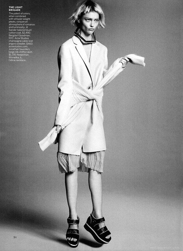 卡米拉尼克森-Vogue美国2014年1月-一个充满活力的自信简单超大时装秀---酷图编号3