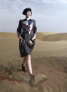 太空漫游-艾米莉・沃克的时尚