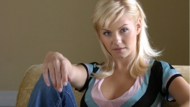 美丽的利沙・库斯伯特少女壁纸