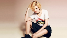 欧洲金发美女阿格妮丝・迪恩