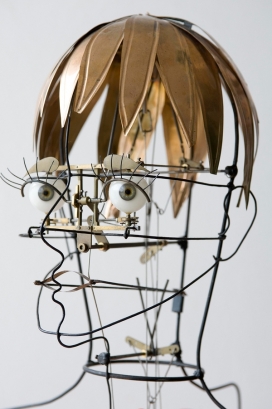 工业零件模型拼图插图-瑞士Catherine Leutenegger摄影师作品-MAGAZIN Z