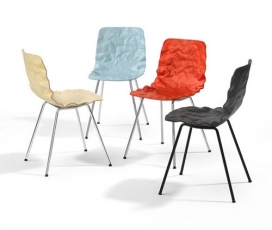 斯德哥尔摩o4i家居工作室为Blå Station打造的褶边皱巴巴的椅子