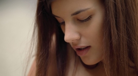 五官立体的欧女壁纸