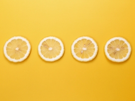 四片柠檬片