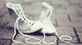 帆布鞋与鞋带的唯美酷