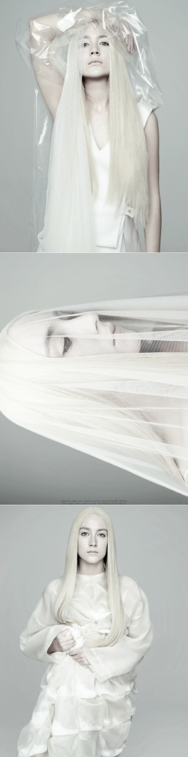 白发美女-茫然和困惑