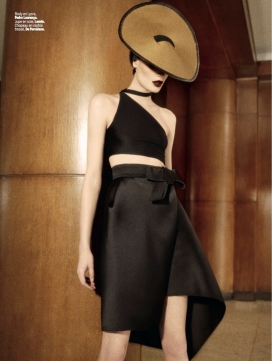 露西安娜-现代自由流动的时装风格