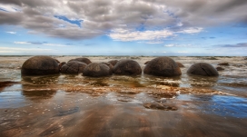 新西兰海边巨石自然景观