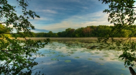 黎巴嫩丘陵公园詹森湖自然风景壁纸