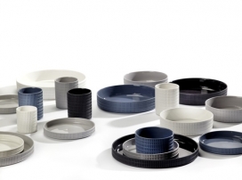 类似镜头的小陶瓷器皿烟灰缸