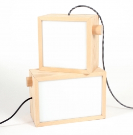 幽默温和日常木质立方体用品