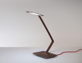 LANX工作台灯-一个简单的激光切割铝箔厚度为3毫米的木皮底座，可以自由折叠