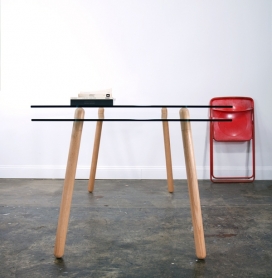 Dyvel Table玻璃白橡木腿桌