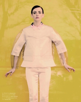 达维娜-大胆的轻描淡写时装秀